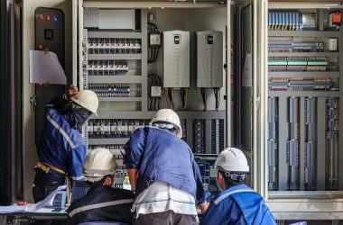 ¿cómo funcionan las instalaciones eléctricas industriales?
